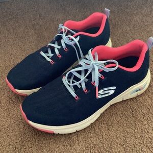 Sketchers Arch Fit Navy and Pink Sneakers